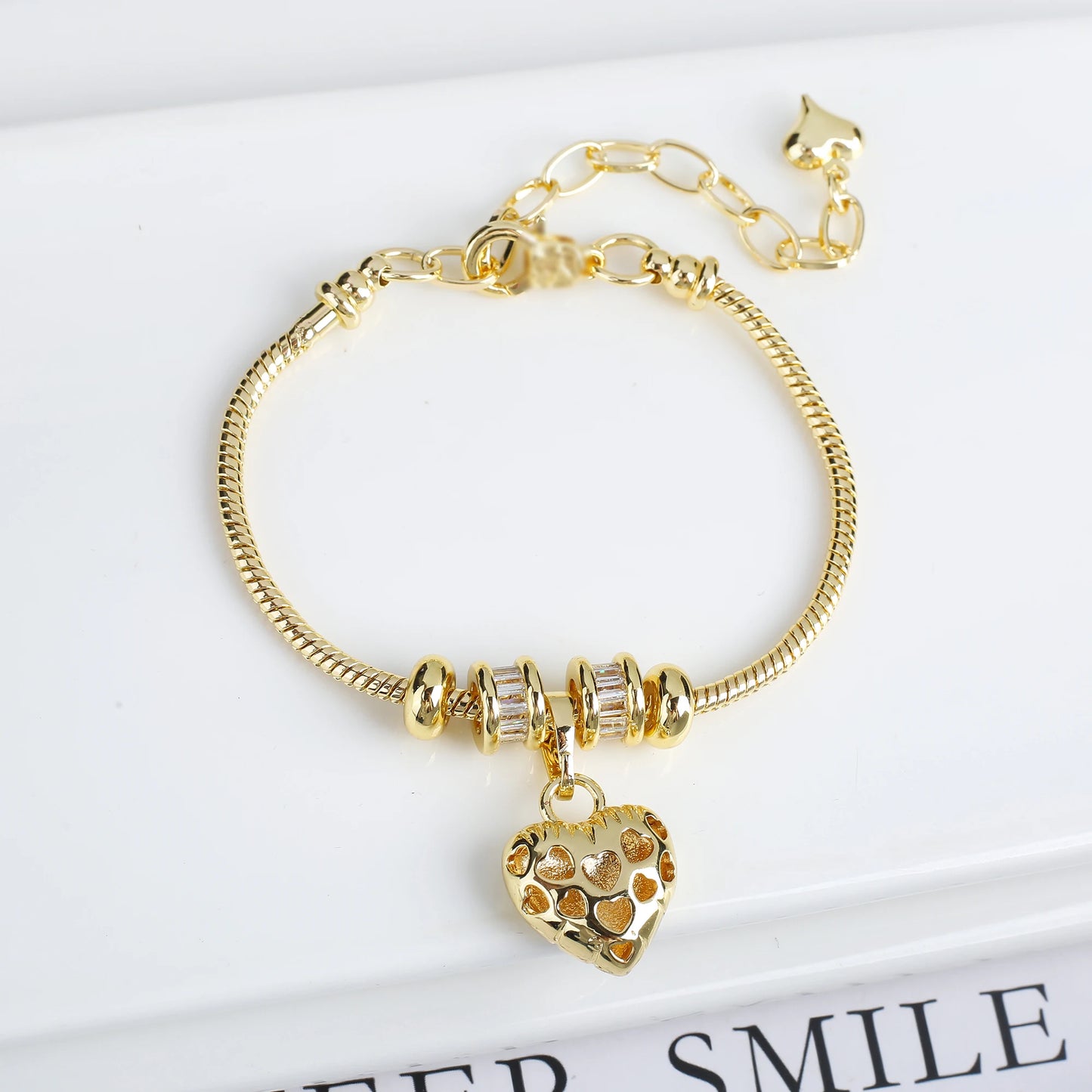 Jewelry 2024 Luxury new 5 leaf grass bracelet Women's wedding party bracelet Unique chain woven accessories