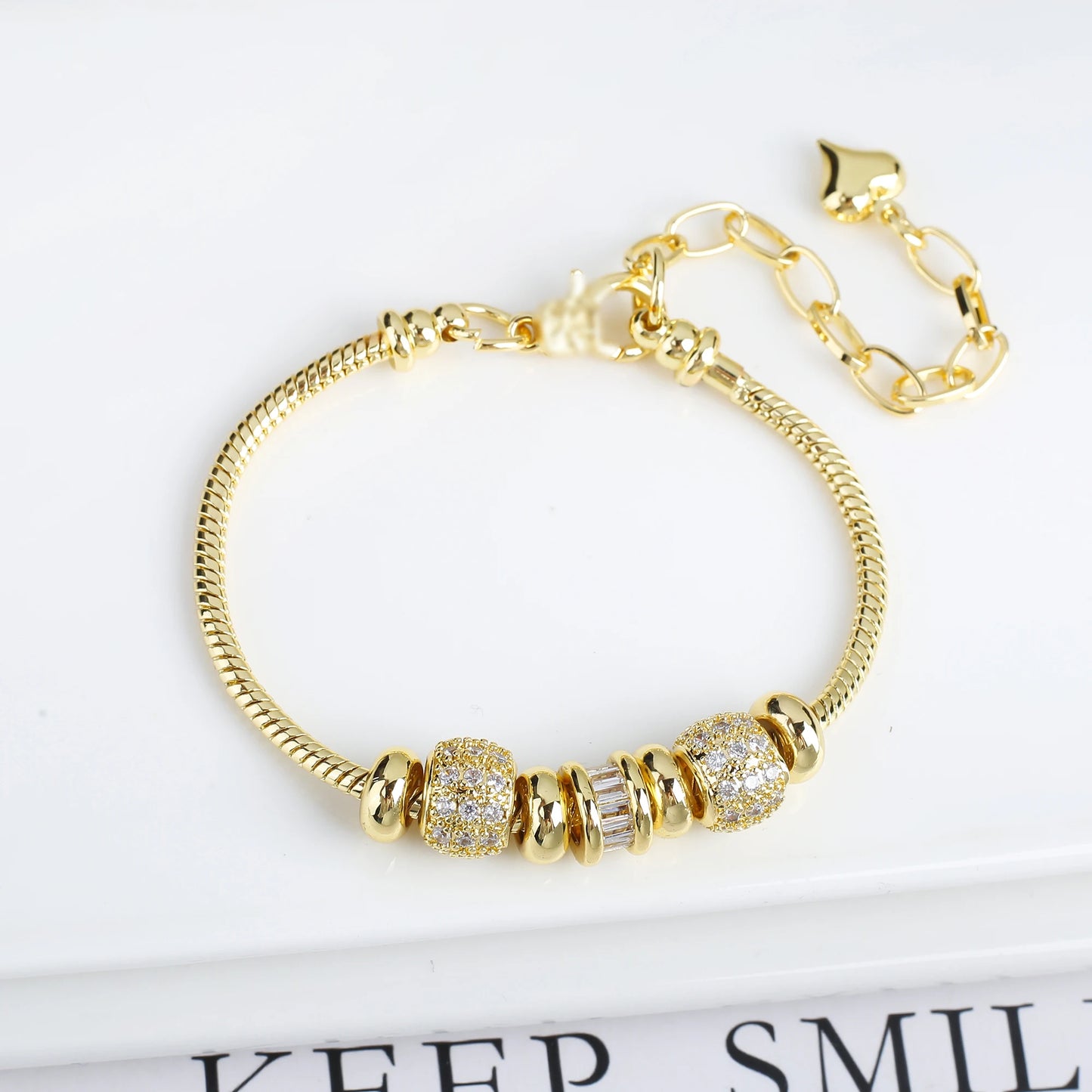 Jewelry 2024 Luxury new 5 leaf grass bracelet Women's wedding party bracelet Unique chain woven accessories