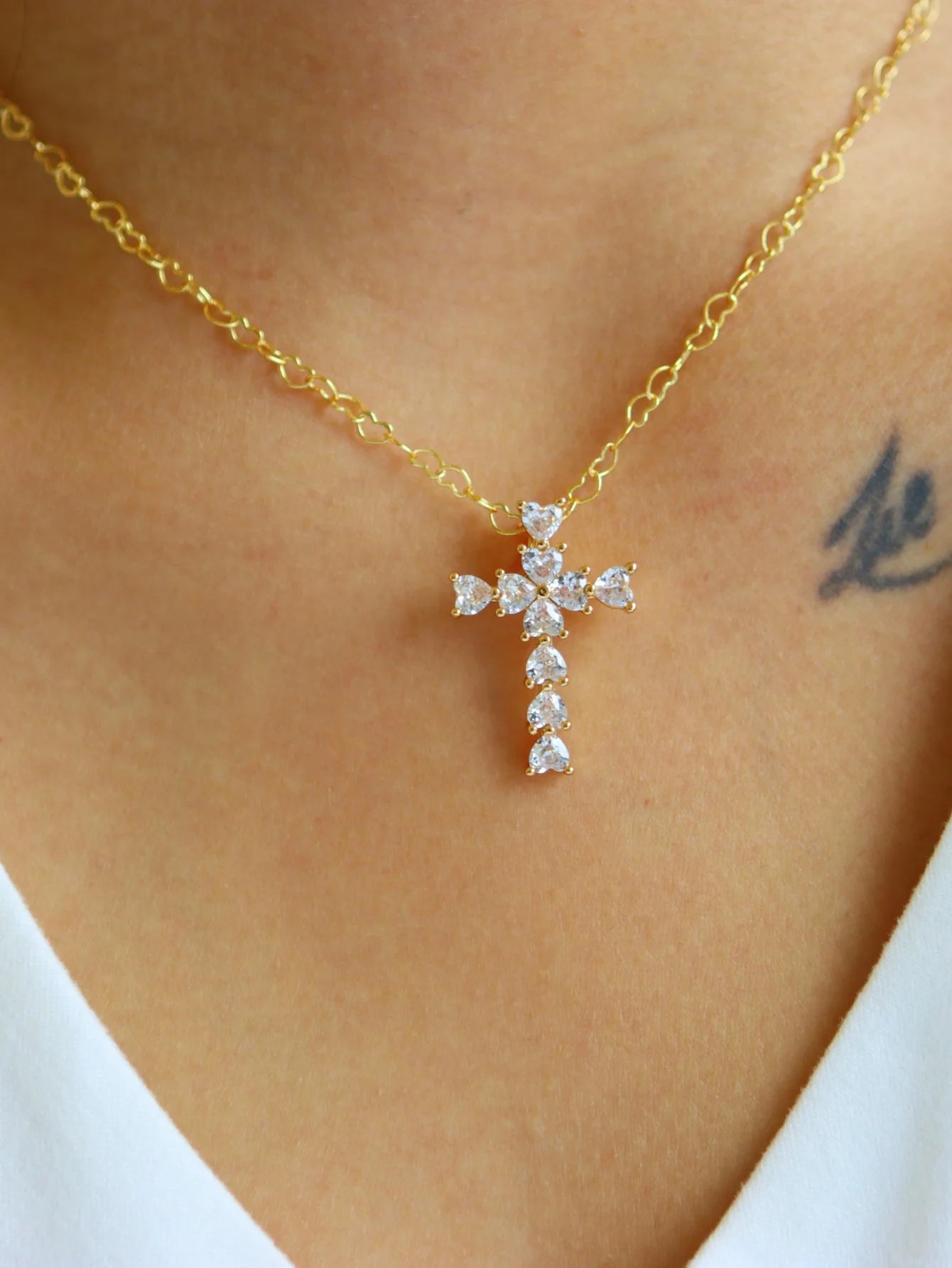 Fashion New Zircon Inlaid Cross Necklace Pendant Jewelry for Women Gold Color Long Clavicle Chain Necklaces