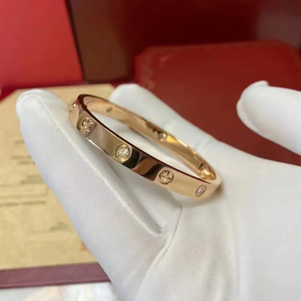 Fashion stainless steel cross pattern bracelet, luxurious trendy and simple design Bracelet men and women Couple jewelry gift