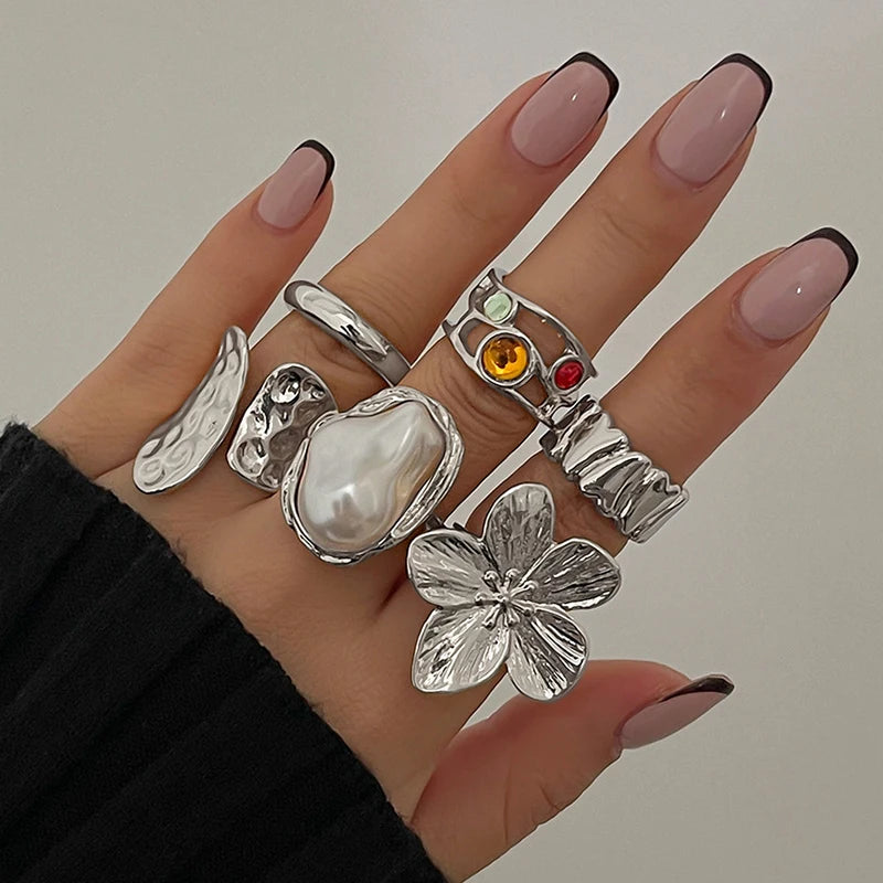 6Pcs Punk Exaggerated Metal Finger Rings Set for Women Men Vintage Flower Pearl Crystal Europe America Open Rings Luxury Jewelry