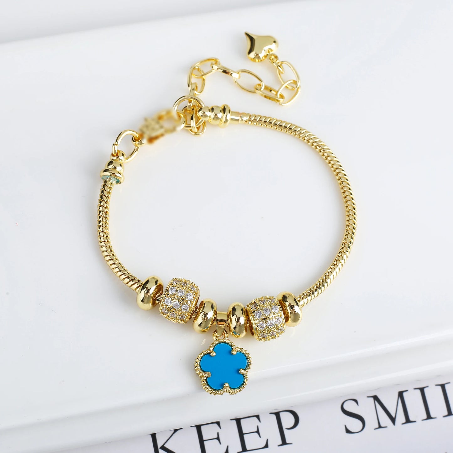 Jewelry 2024 Luxury new 5 leaf grass bracelet Women's wedding party bracelet Unique chain woven accessories