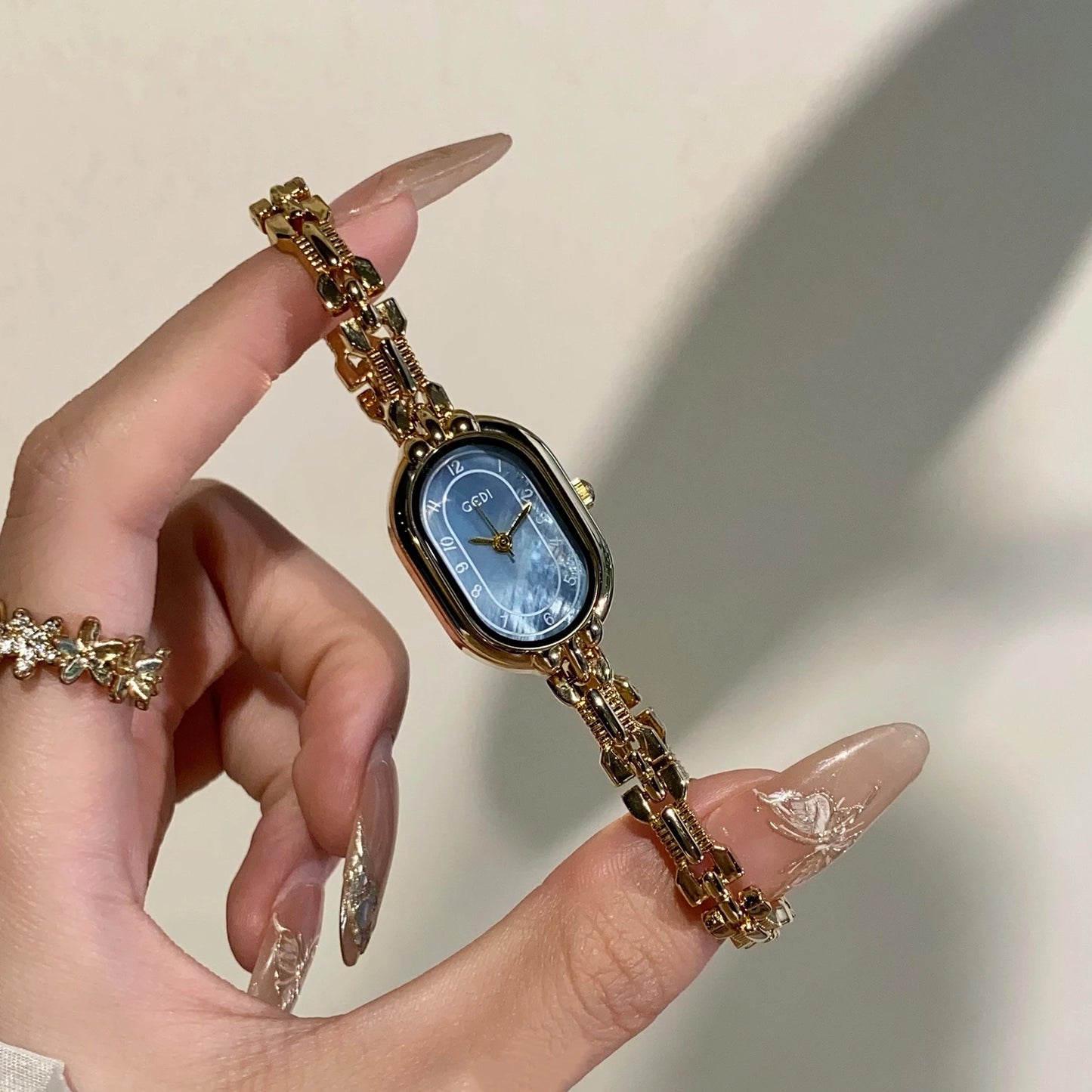 Women Watches Top Brand Luxury Ladies Quartz Wristwatches Fashion Elegant Gold Bracelet Watch Clock Women Gift montre femme