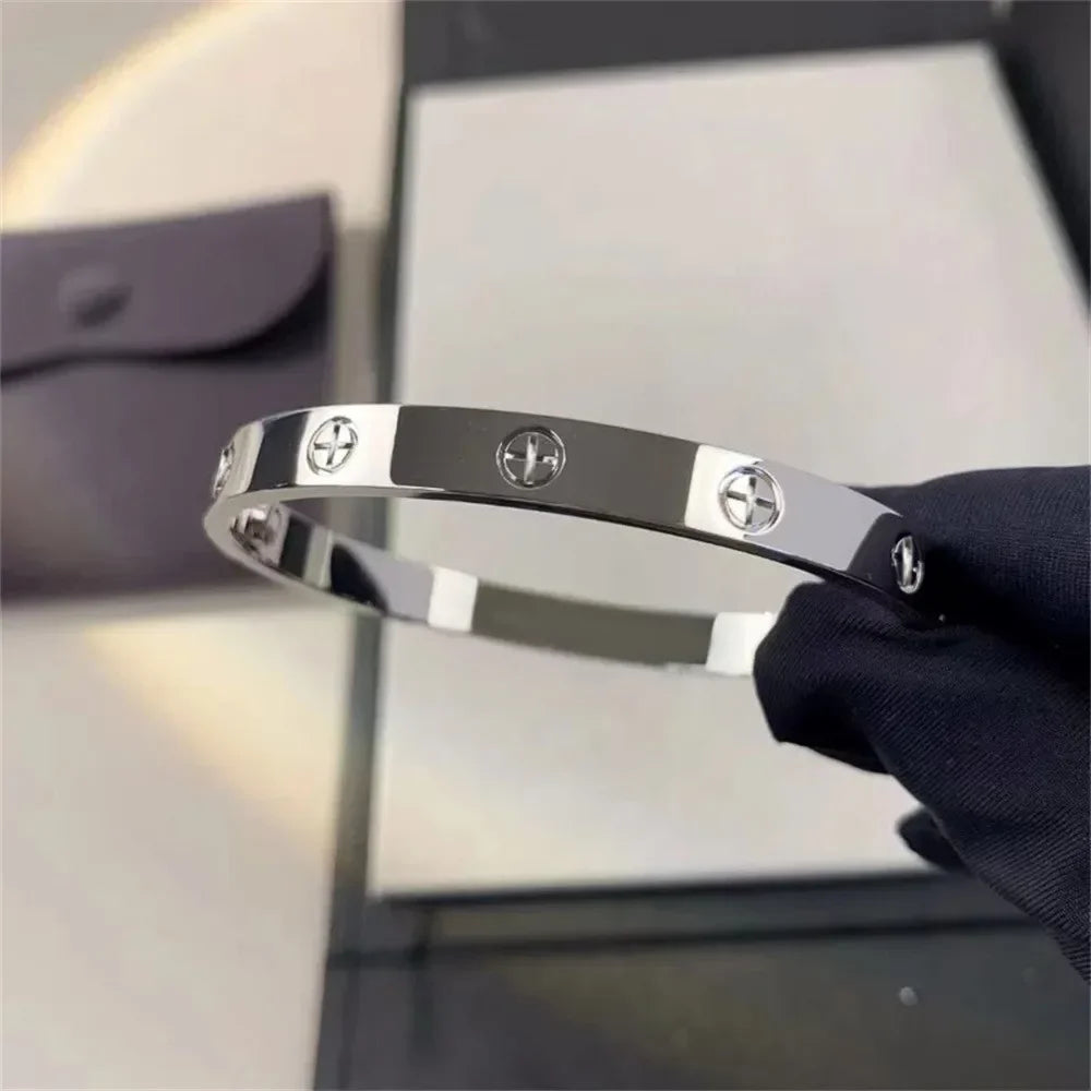 Fashion stainless steel cross pattern bracelet, luxurious trendy and simple design Bracelet men and women Couple jewelry gift