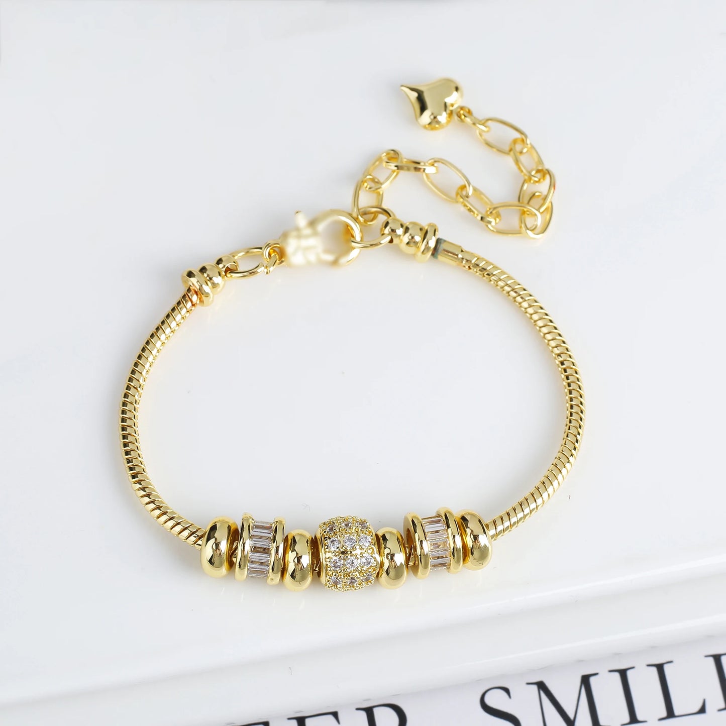 Jewelry 2024 Luxury new 5 leaf grass bracelet Women's wedding party bracelet Unique chain woven accessories