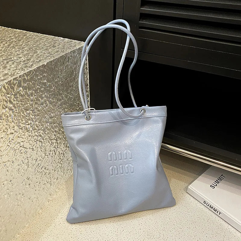 High - End and Stylish Large - Capacity Commuting Bags for Women. Casual, Fashionable, Versatile Shoulder Bags and Tote Bags
