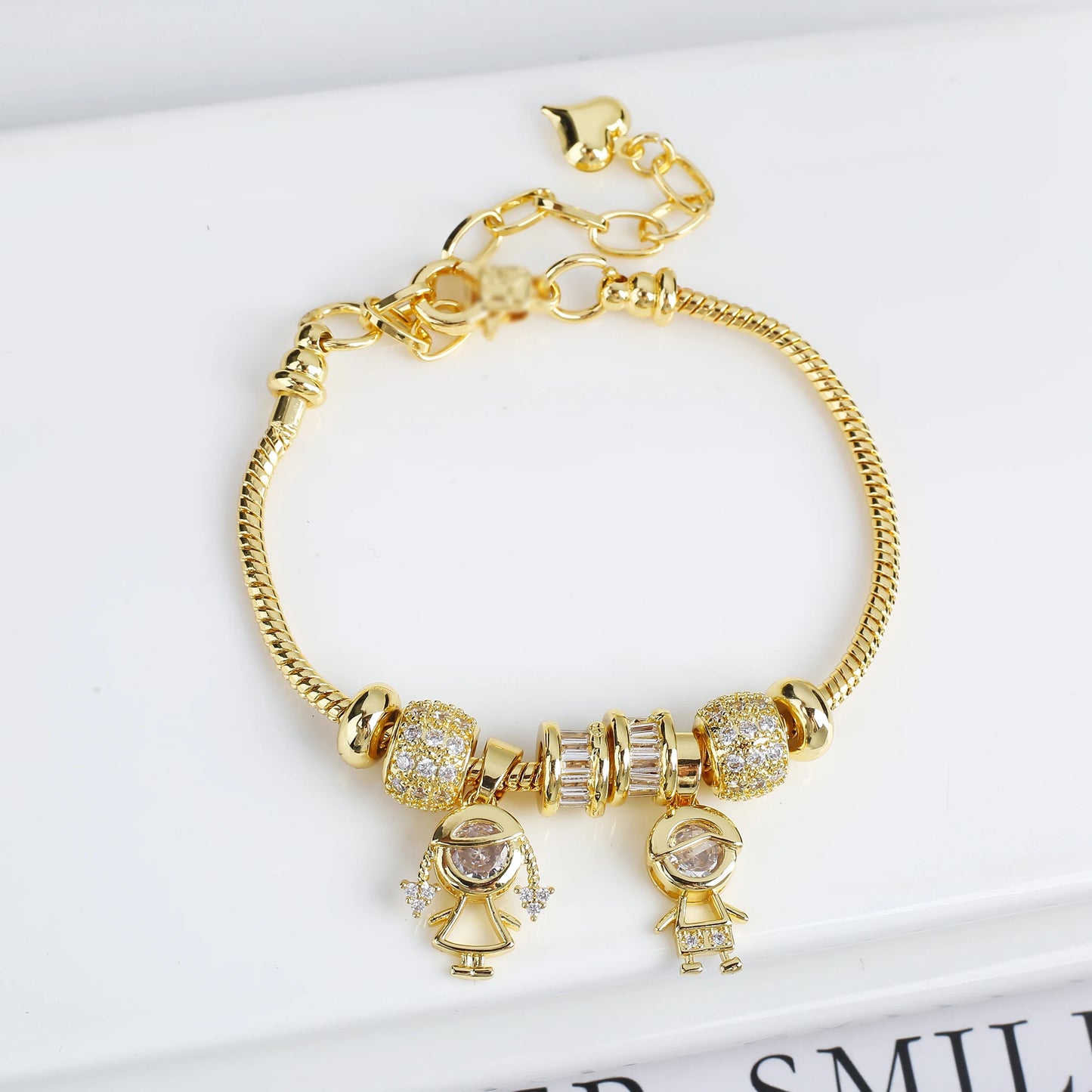 Jewelry 2024 Luxury new 5 leaf grass bracelet Women's wedding party bracelet Unique chain woven accessories