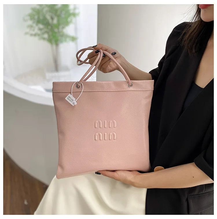 High - End and Stylish Large - Capacity Commuting Bags for Women. Casual, Fashionable, Versatile Shoulder Bags and Tote Bags