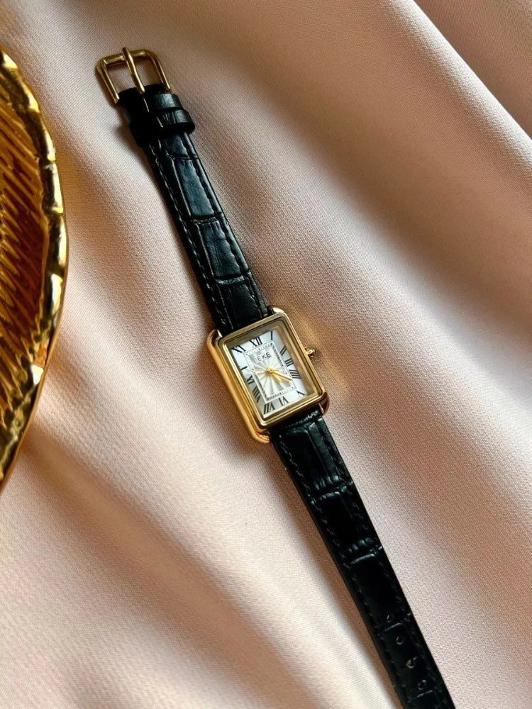 Vintage Women Quartz Watch Rectangle Roman Numeral Clock Elegant Temperament Leather Ladies Watch