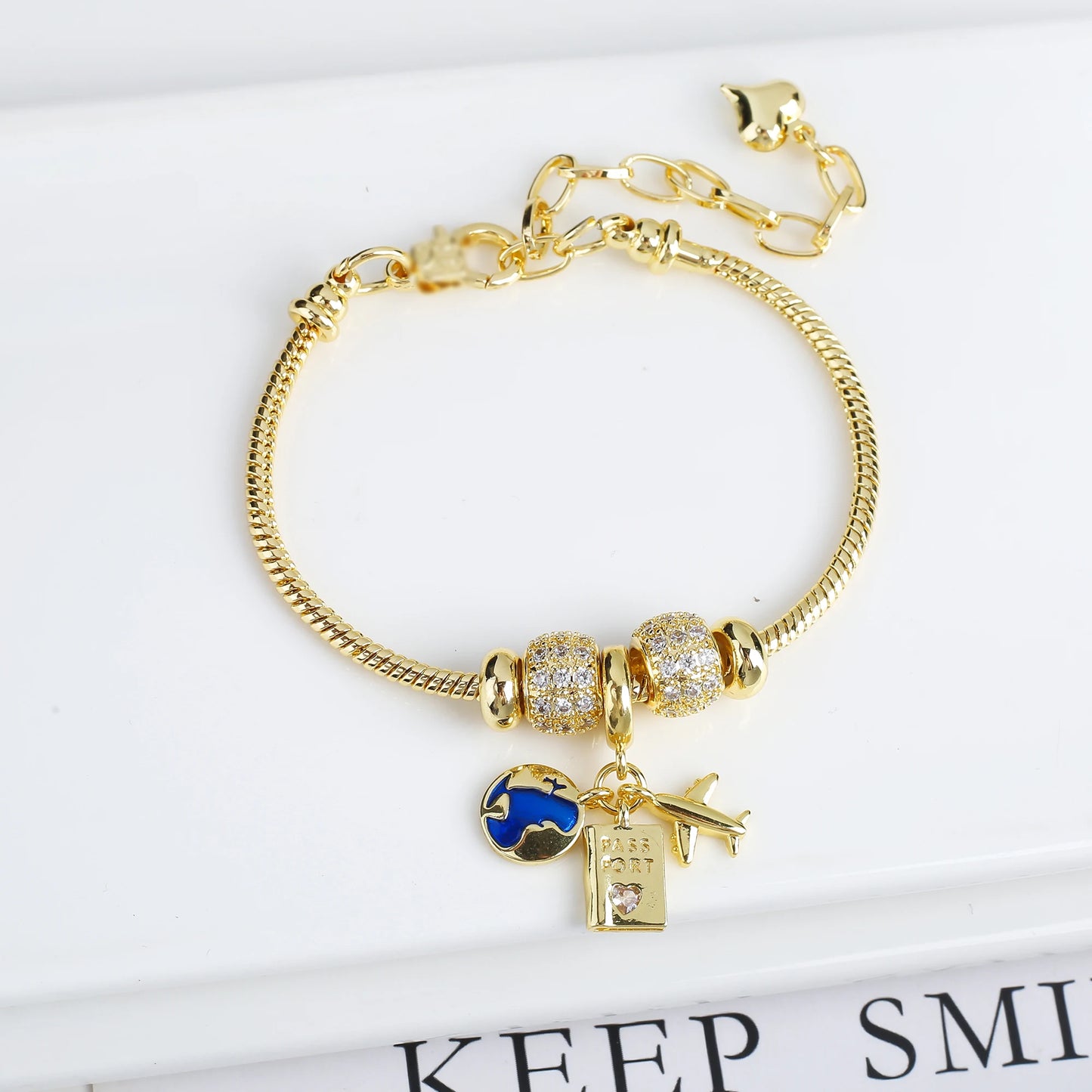 Jewelry 2024 Luxury new 5 leaf grass bracelet Women's wedding party bracelet Unique chain woven accessories