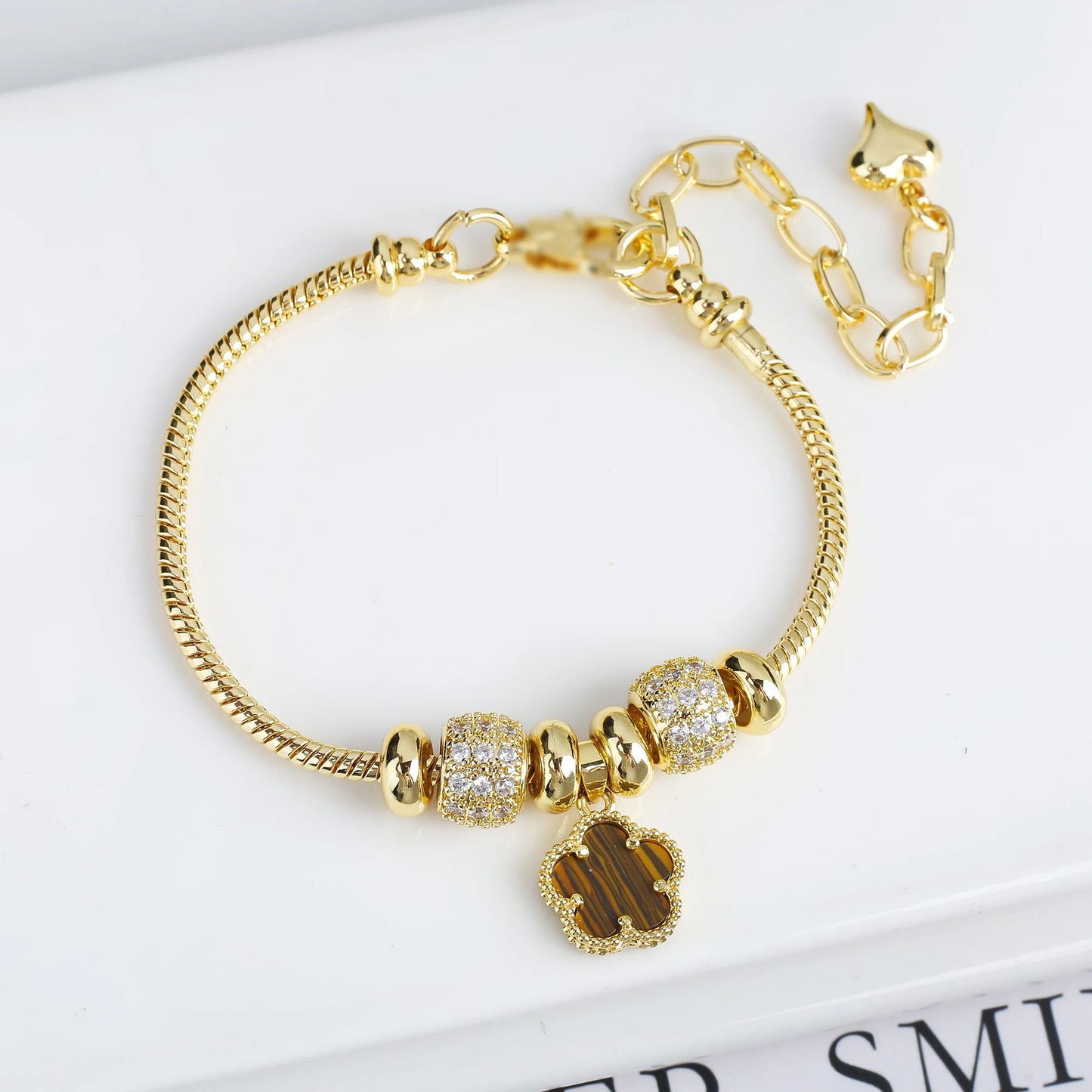 Jewelry 2024 Luxury new 5 leaf grass bracelet Women's wedding party bracelet Unique chain woven accessories