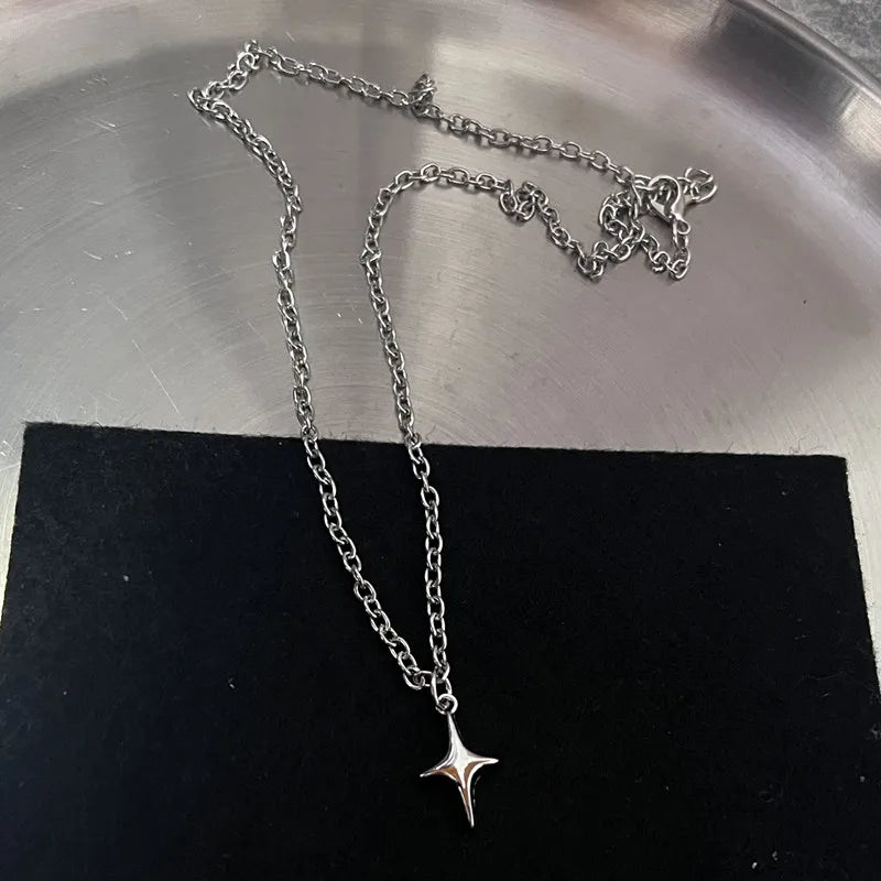 Y2K Flail Fire Heart Teeth Pendant Necklace for Women Men Charm Necklace Grunge Punk Fashion Jewelry ﻿