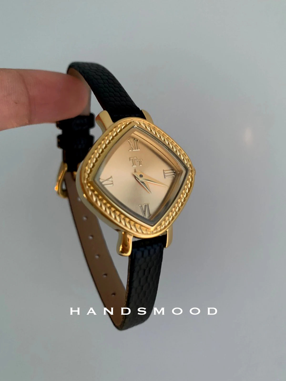 2025 new new vintage women's watches leather design bracelet fashion retro elegant quartz watches for women