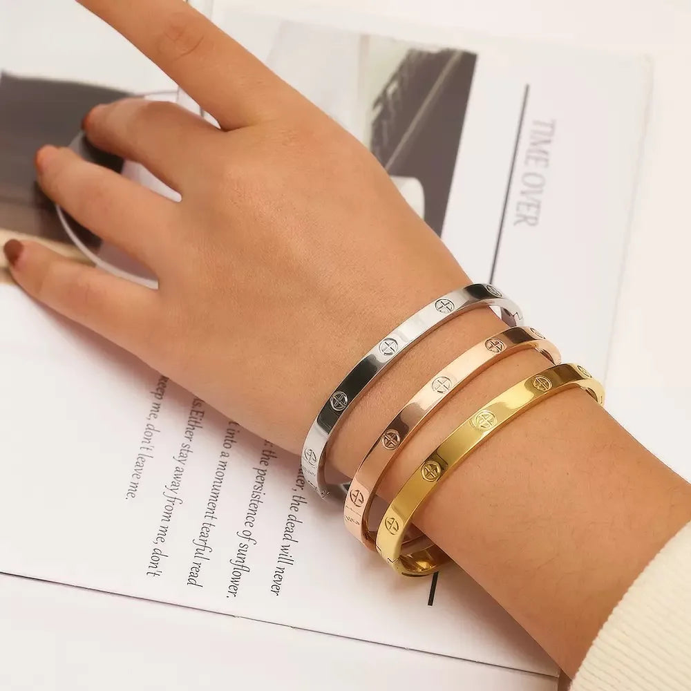 Fashion stainless steel cross pattern bracelet, luxurious trendy and simple design Bracelet men and women Couple jewelry gift