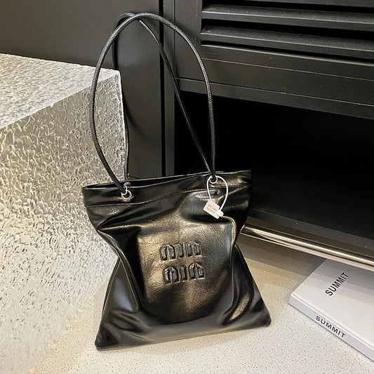 High - End and Stylish Large - Capacity Commuting Bags for Women. Casual, Fashionable, Versatile Shoulder Bags and Tote Bags