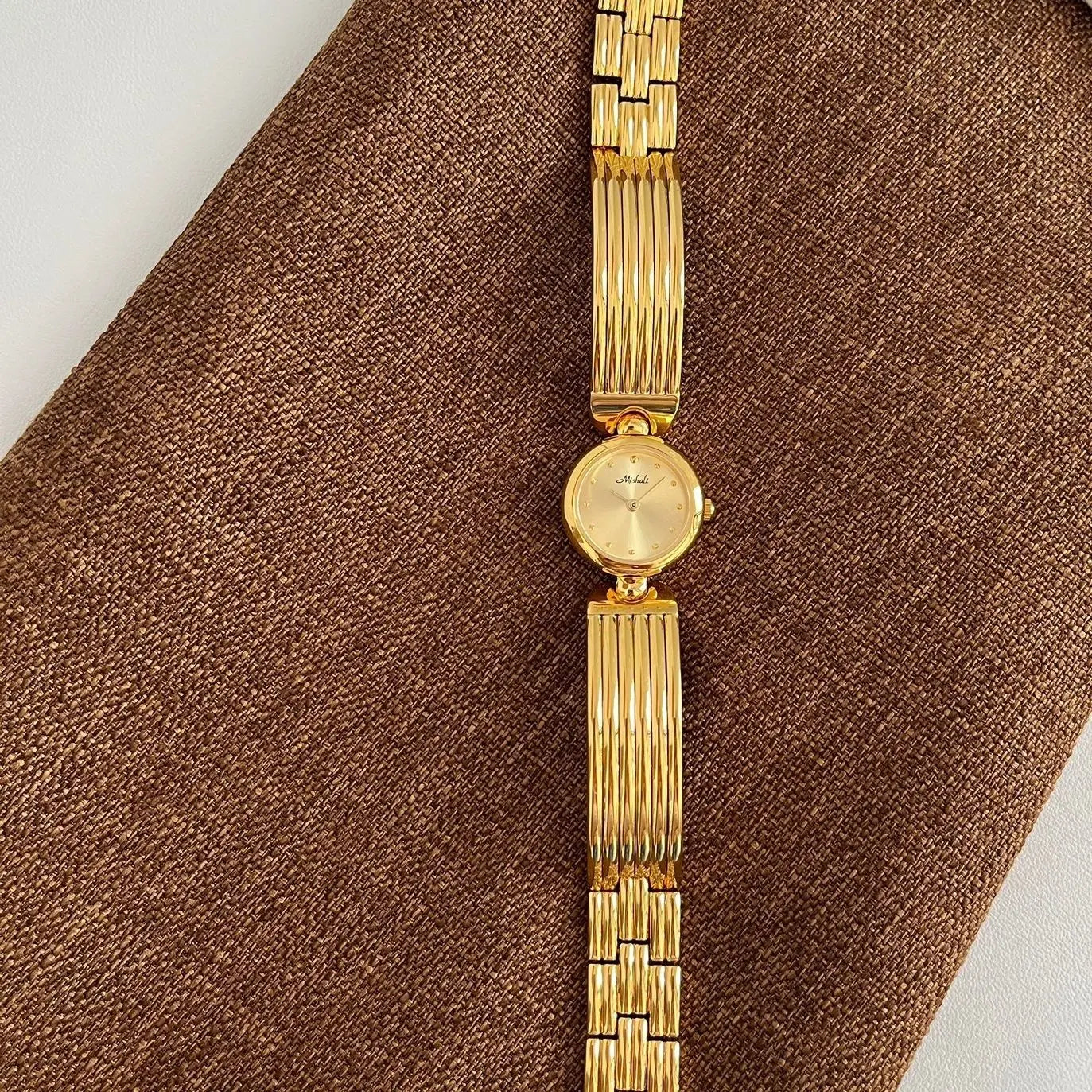 Vintage New gold pearl  women's watches bracelet Retro  Diamond luxury party accessories steel Japanese Movement