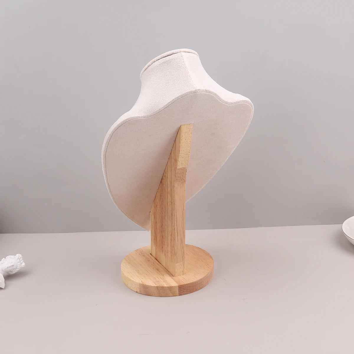 Velvet Portrait Necklace Display Pendant Organizer Jewelry Display Stand Jewelry Mannequin Bust Necklace Pendant Window Display