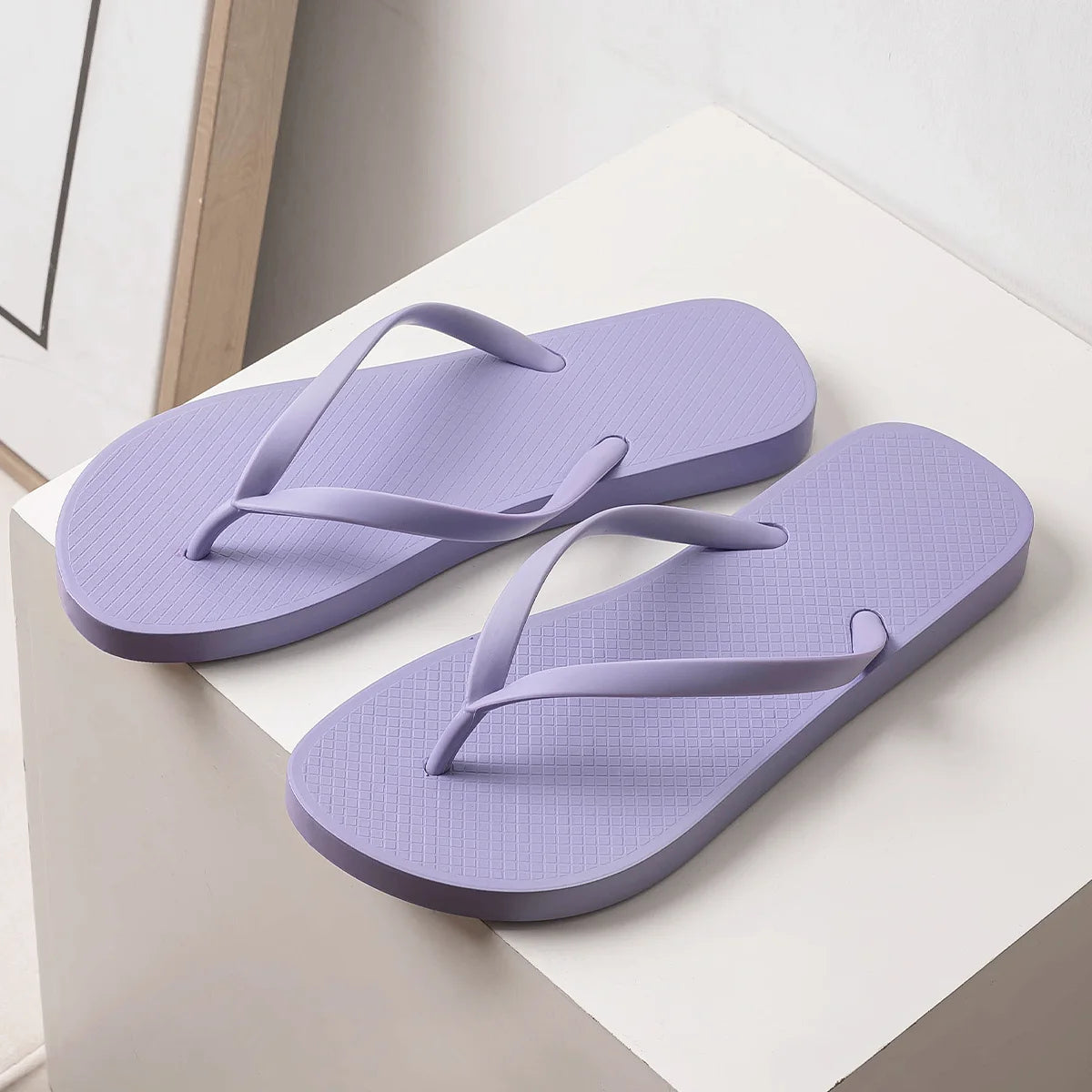 PVC Women Flip-Flops Summer Round Head Beach Flip-Flops Non-Slip Comfortable Soft Indoor Outdoor Slippers