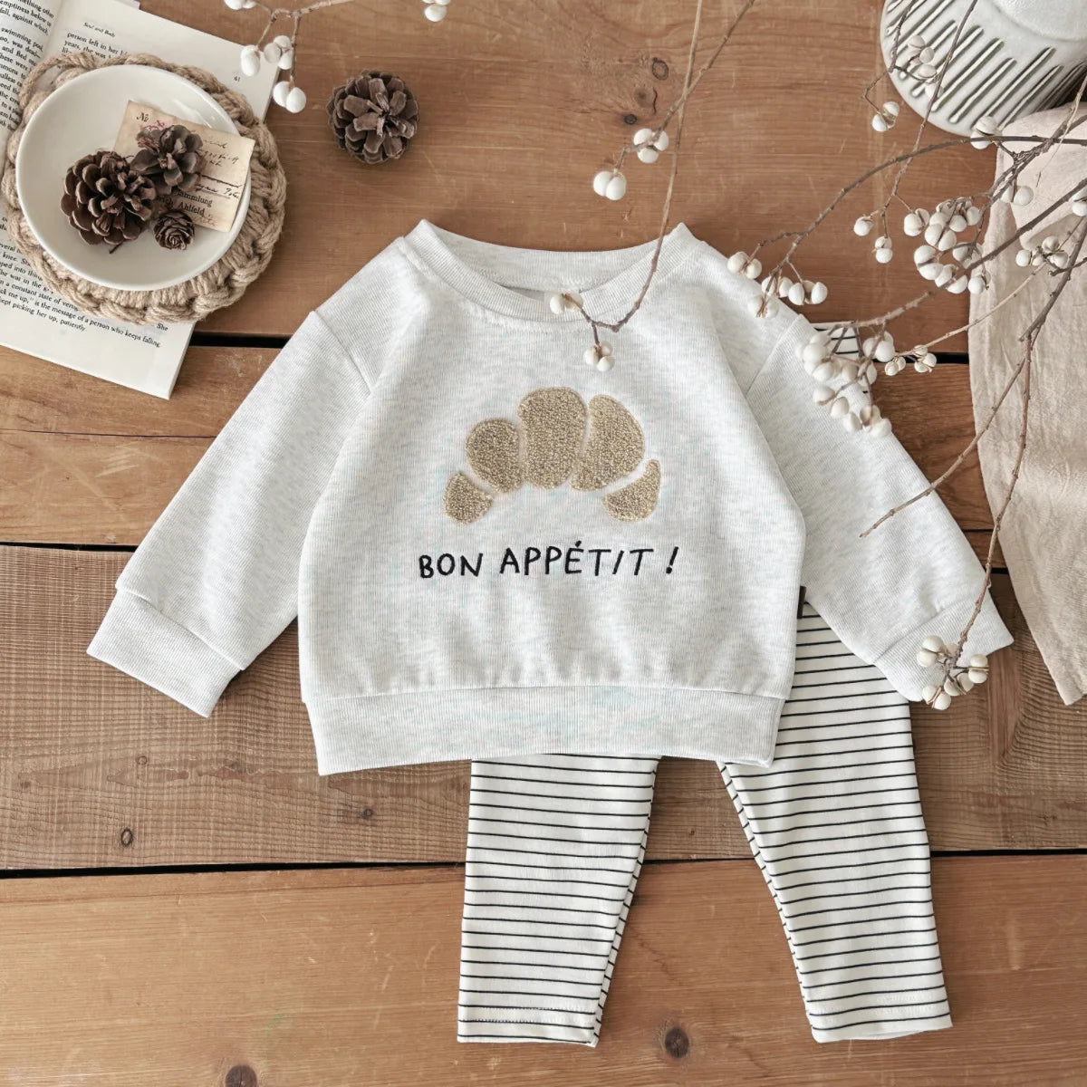 Baby Boy Clothes Sets Bread/Cookies Embroidery Cute Toddler Outfit 2Pcs Long Sleeves Top Pants Newborn Baby 0-3 Years Tracksuit