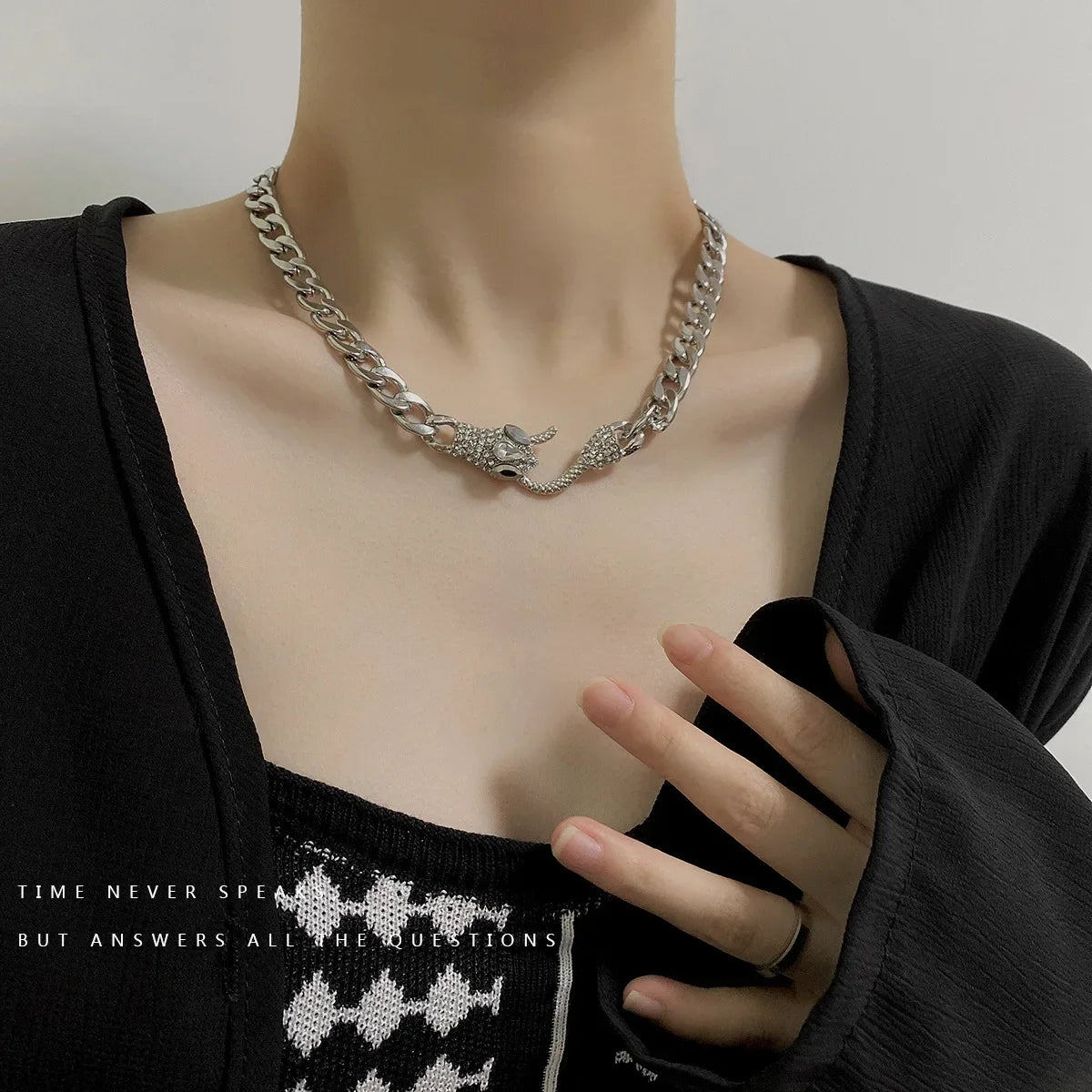Hip Hop Rock Black Cuban Chain Medusa Snake Necklace Women Trendy Snake Bite Tail Creative Party Necklace Jewellery Accessories