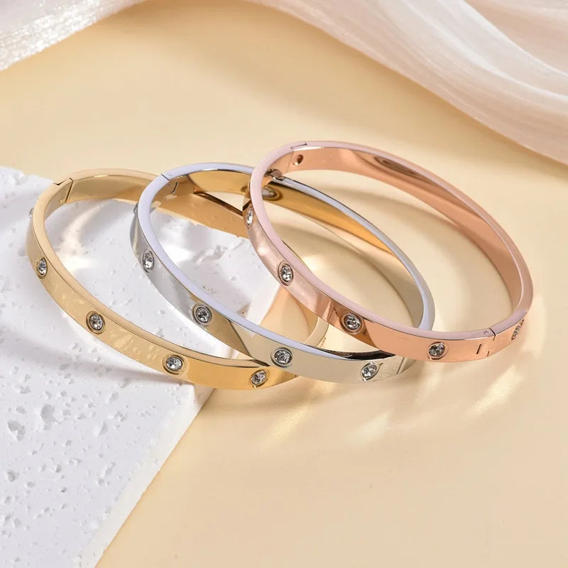 Fashion stainless steel cross pattern bracelet, luxurious trendy and simple design Bracelet men and women Couple jewelry gift