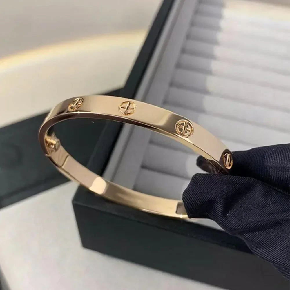 Fashion stainless steel cross pattern bracelet, luxurious trendy and simple design Bracelet men and women Couple jewelry gift