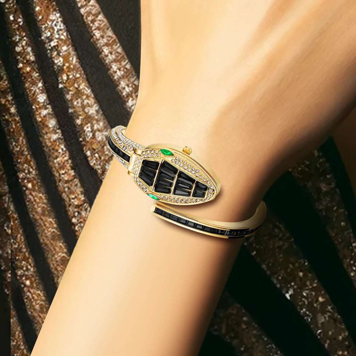 New women's watch with fashionable style, elegant and unique high-end,niche and atmospheric design,novel and simple quartz watch