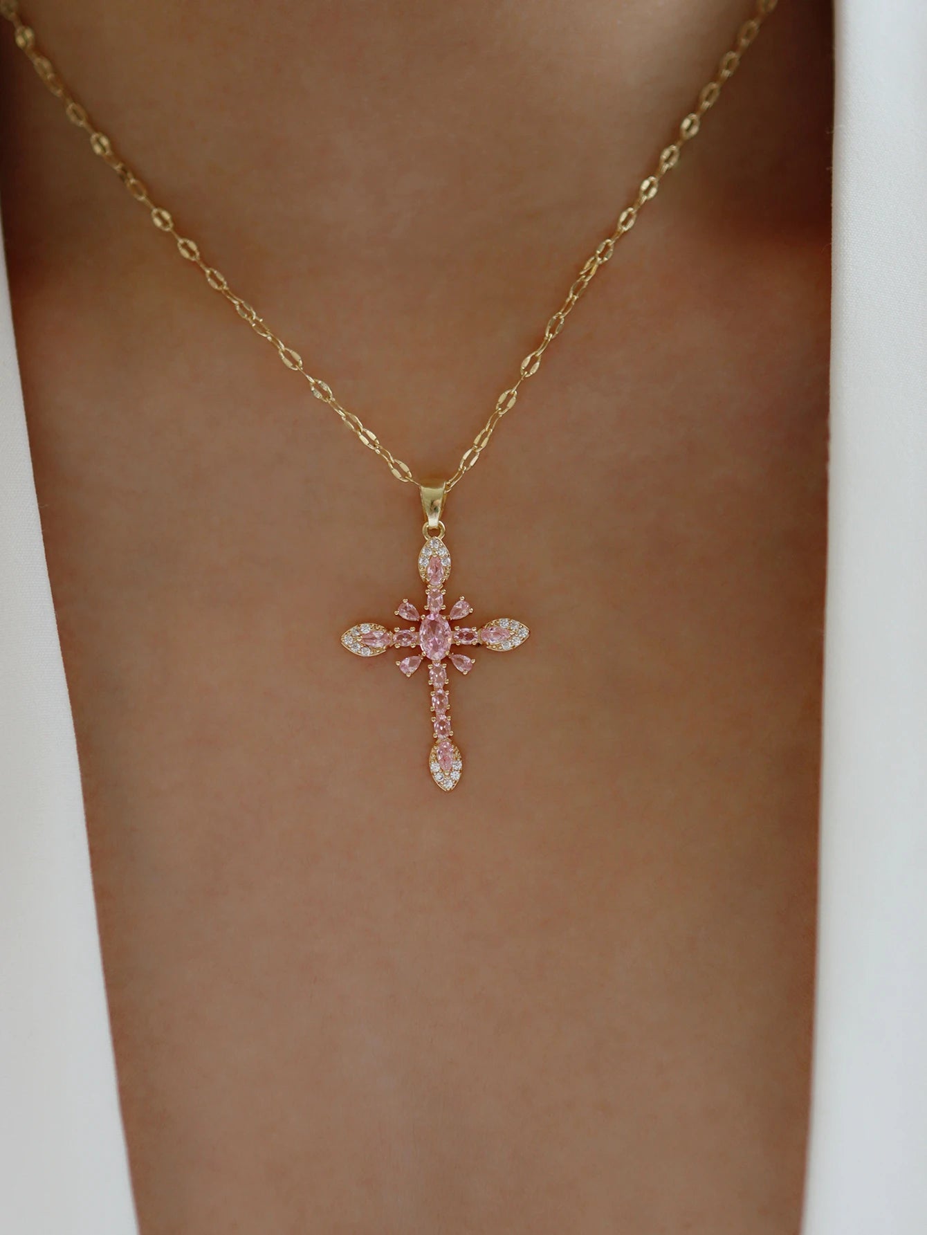 Fashion New Zircon Inlaid Cross Necklace Pendant Jewelry for Women Gold Color Long Clavicle Chain Necklaces