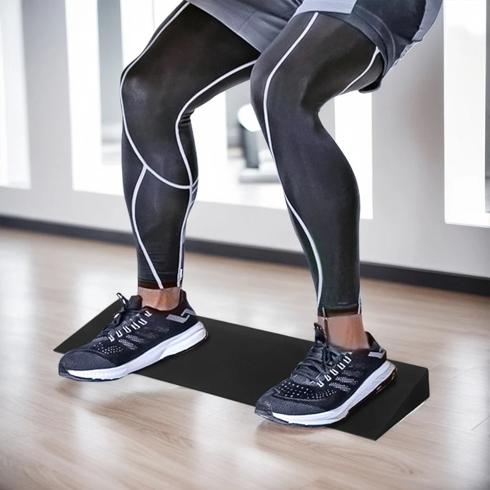 Slant Board Squat Board Anti Slip Training Incline Board Ergonomic Incline Balance Board for Weightlifting Fitness